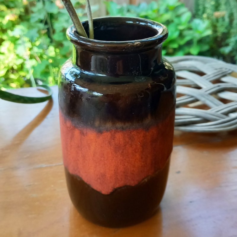 Vintage vaasje W. Germany in bruin en roodtinten